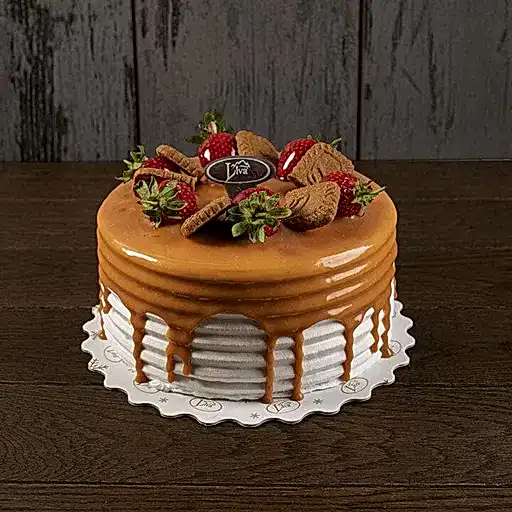 çilek ve lotus bisküvili karamelli yaş pasta