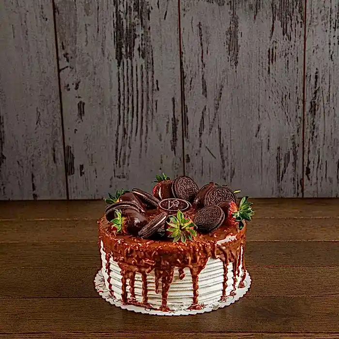 Oreolu Çilekli Pasta